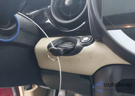 2010 Mini Cooper z USA, uszkodzony, nr VIN WMWMF3C51ATZ28261